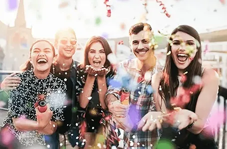 情境互動主題課程首選，帶你走出教室，到真實環境學習，結合時下最夯話題的英文課程設計，學英文真的超有趣