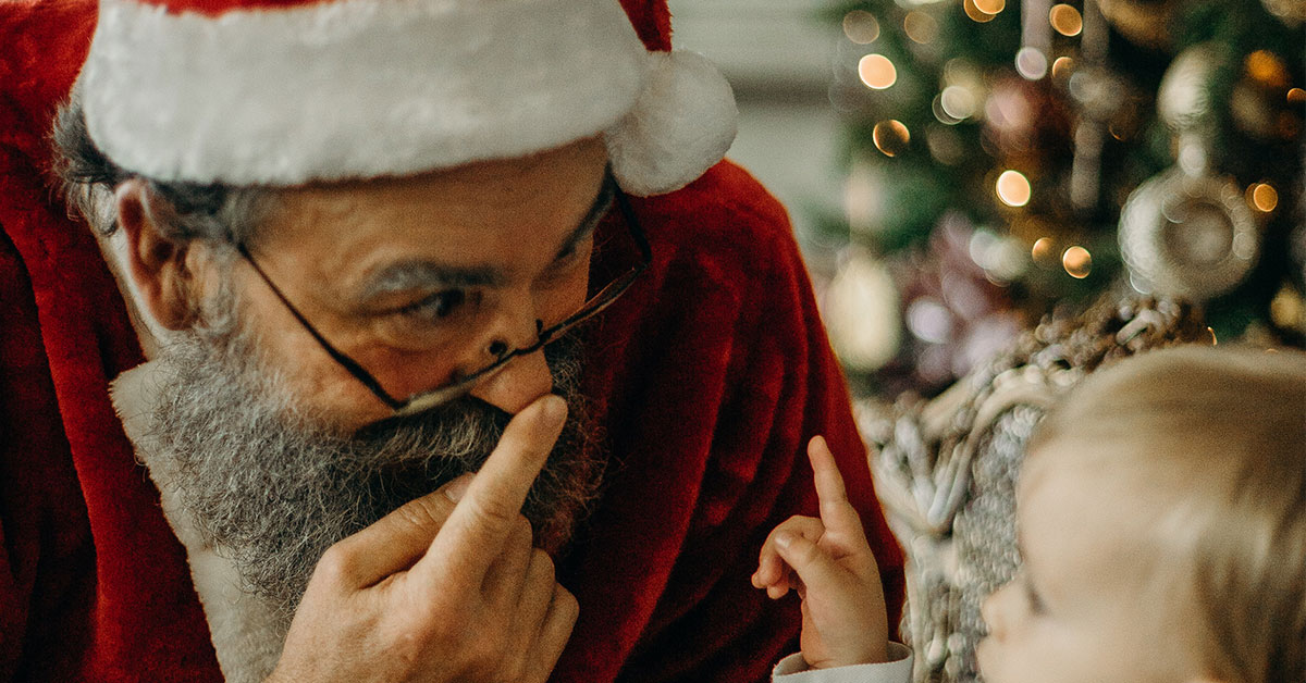 聖誕節即將到來，大家小時最喜愛的聖誕老公公，期待聖誕老人來送襪子嗎？快來看本期的簡單學美語吧！