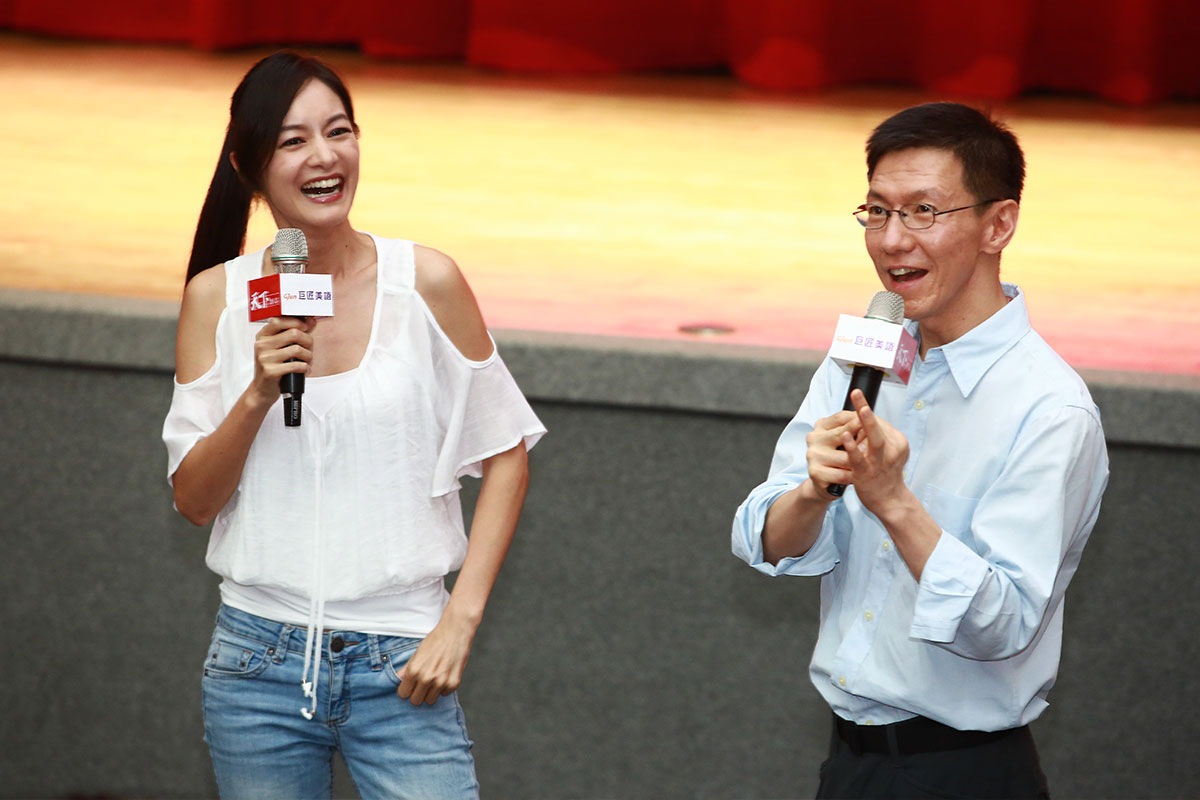 巨匠美語2014年品牌活動邀請知名作家王文華與主持人Janet分享精采追夢旅程